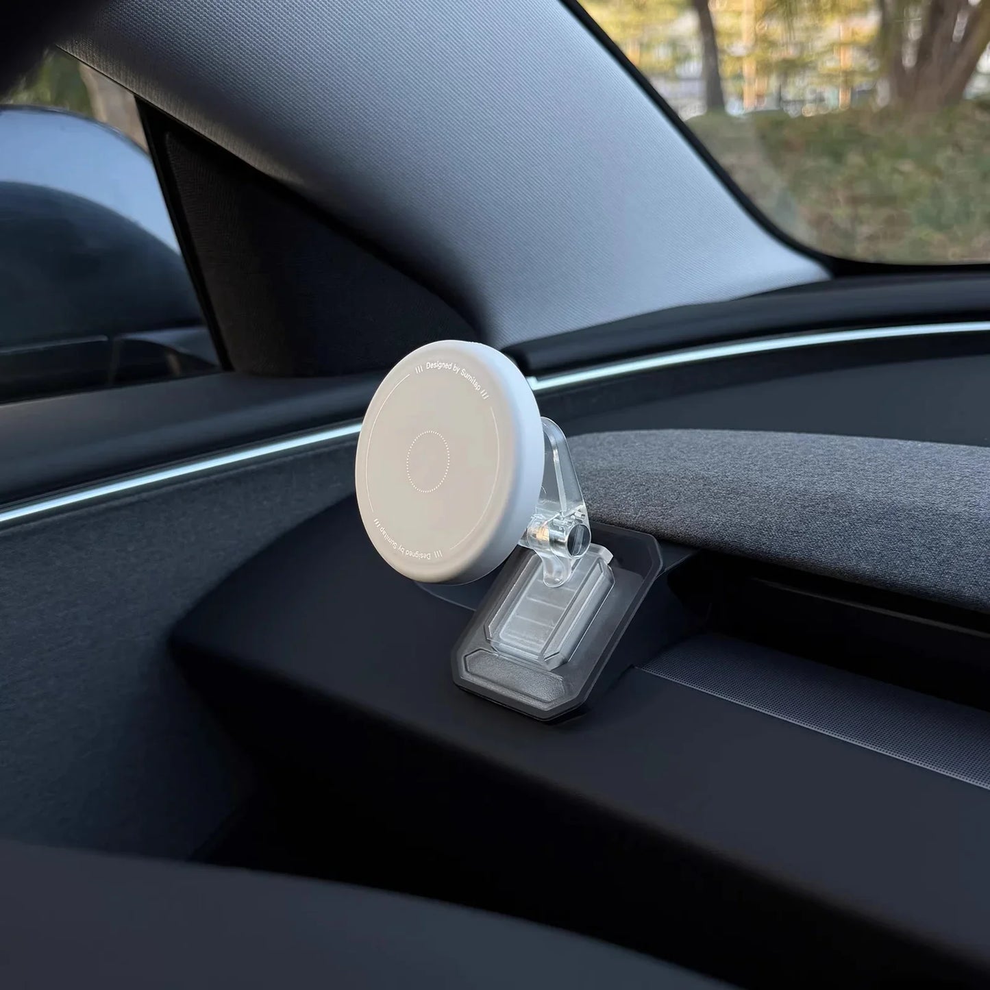 [Aisen] for Tesla Model 3 Highland Model Y Juniper Magnetic Car Phone Holder Silicone Magnetic Suction Dashboard Mount MagSafe Compatible Trend Accessories