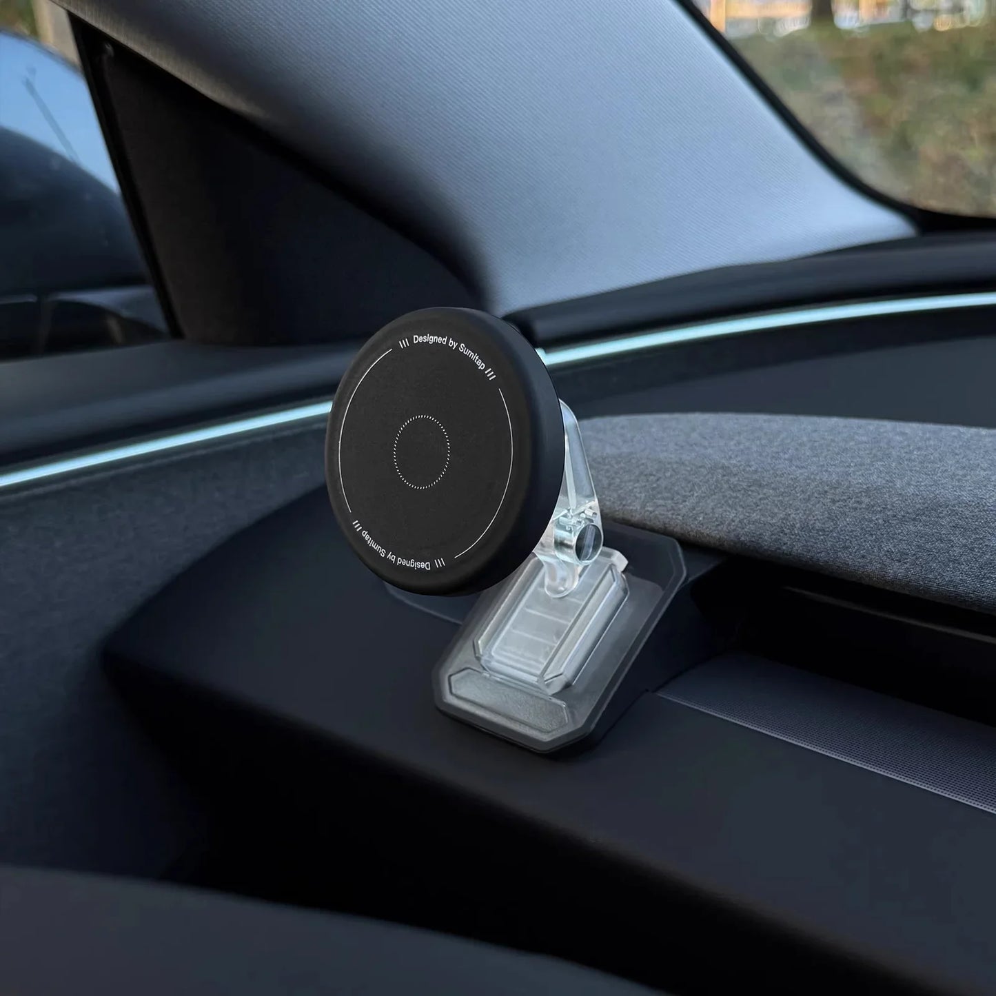 [Aisen] for Tesla Model 3 Highland Model Y Juniper Magnetic Car Phone Holder Silicone Magnetic Suction Dashboard Mount MagSafe Compatible Trend Accessories