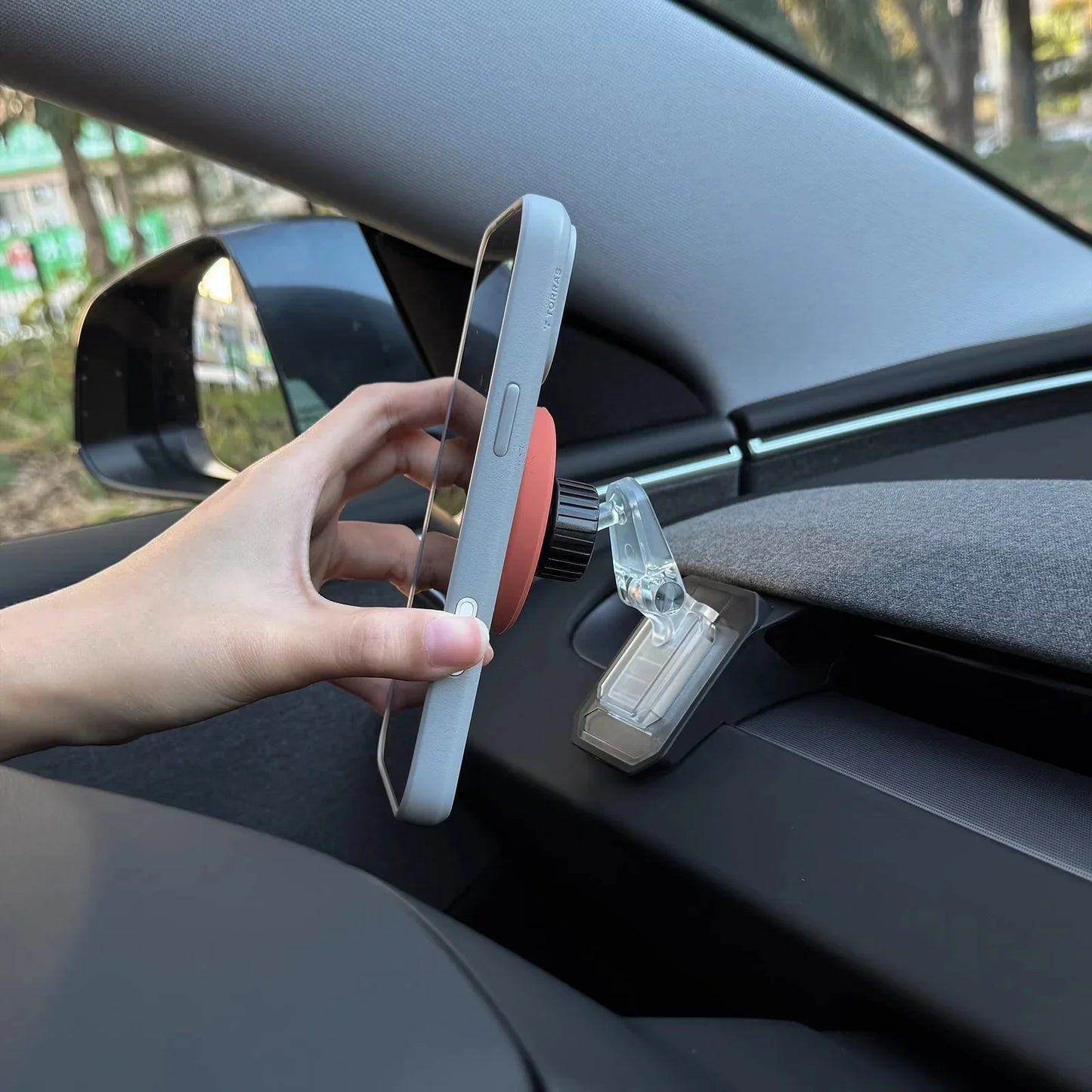 [Aisen] for Tesla Model 3 Highland Model Y Juniper Magnetic Car Phone Holder Silicone Magnetic Suction Dashboard Mount MagSafe Compatible Trend Accessories