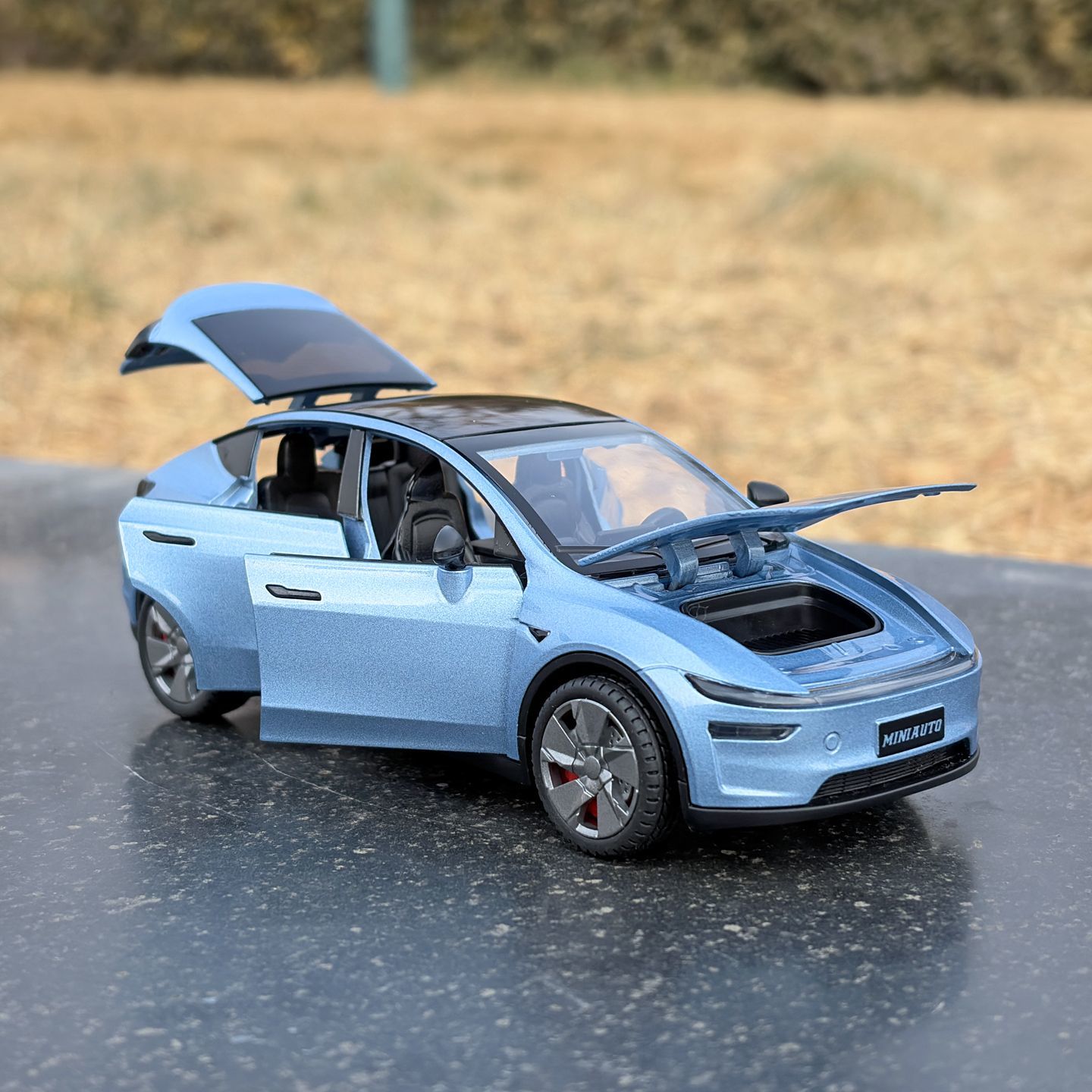 [Aisen] Diecast Metal Toy Car Model Collectible Miniature Vehicle for Tesla Model Y Juniper (Premium Diecast Zinc Alloy & High-Impact Polymer, 1:32 Scale Sound & Light 1PCS)